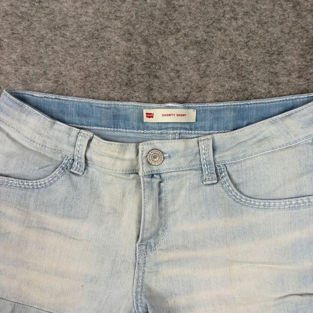 Levis great please