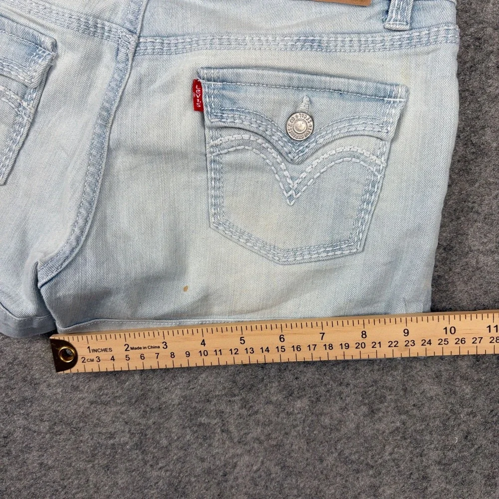 Levis great please