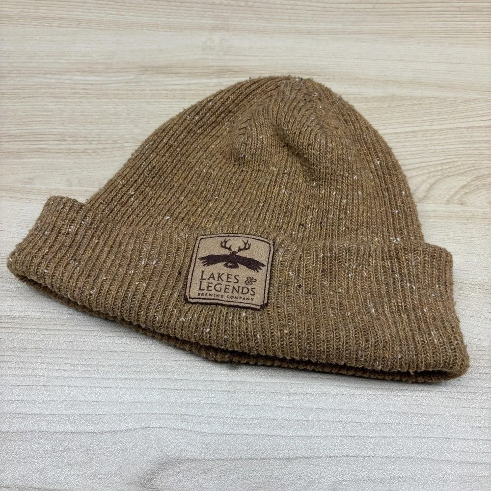 Lakes & Legends Hat Beanie Cuffed Knit Speckled Brown Brewery Patch Mens‎ Winter