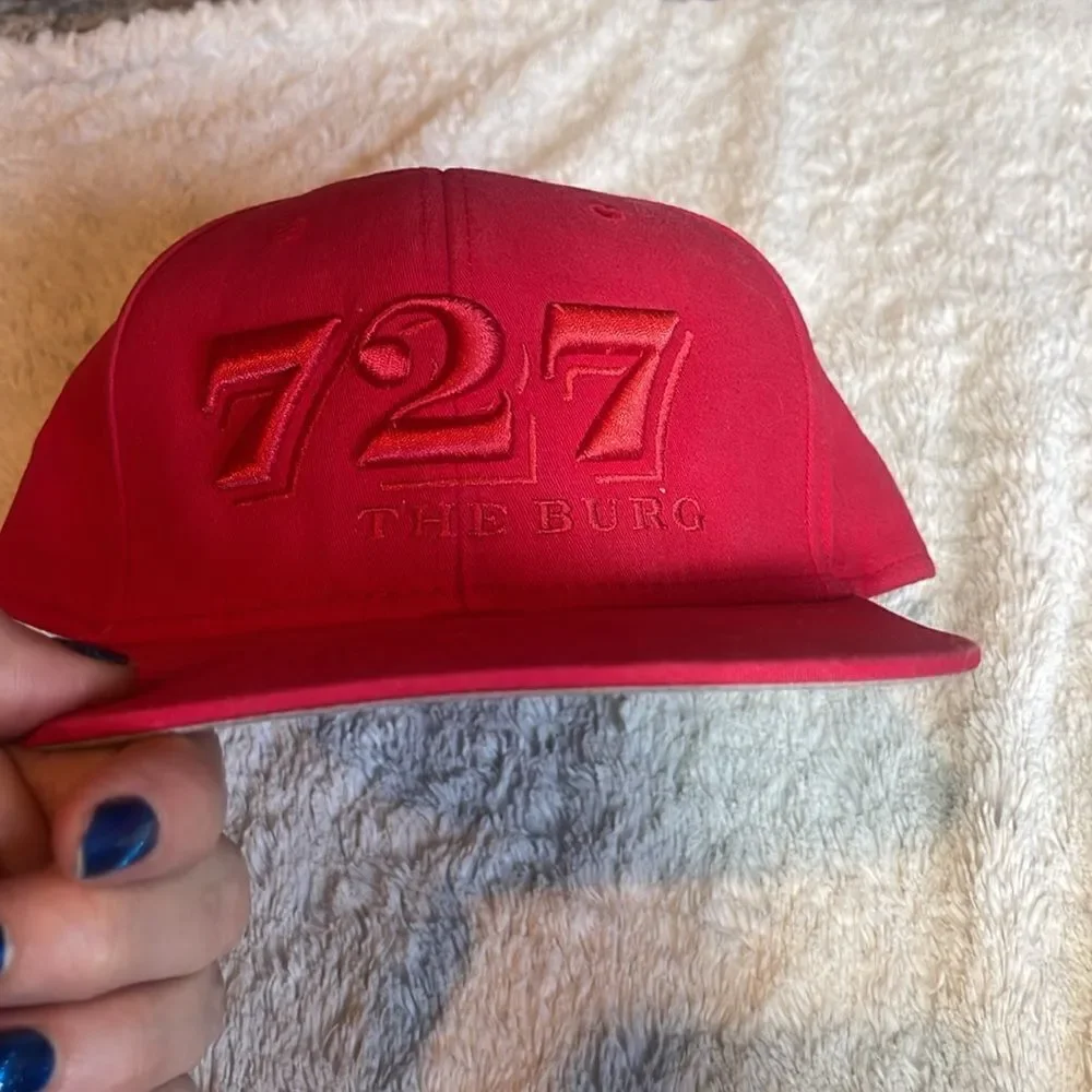 727 The burg hat