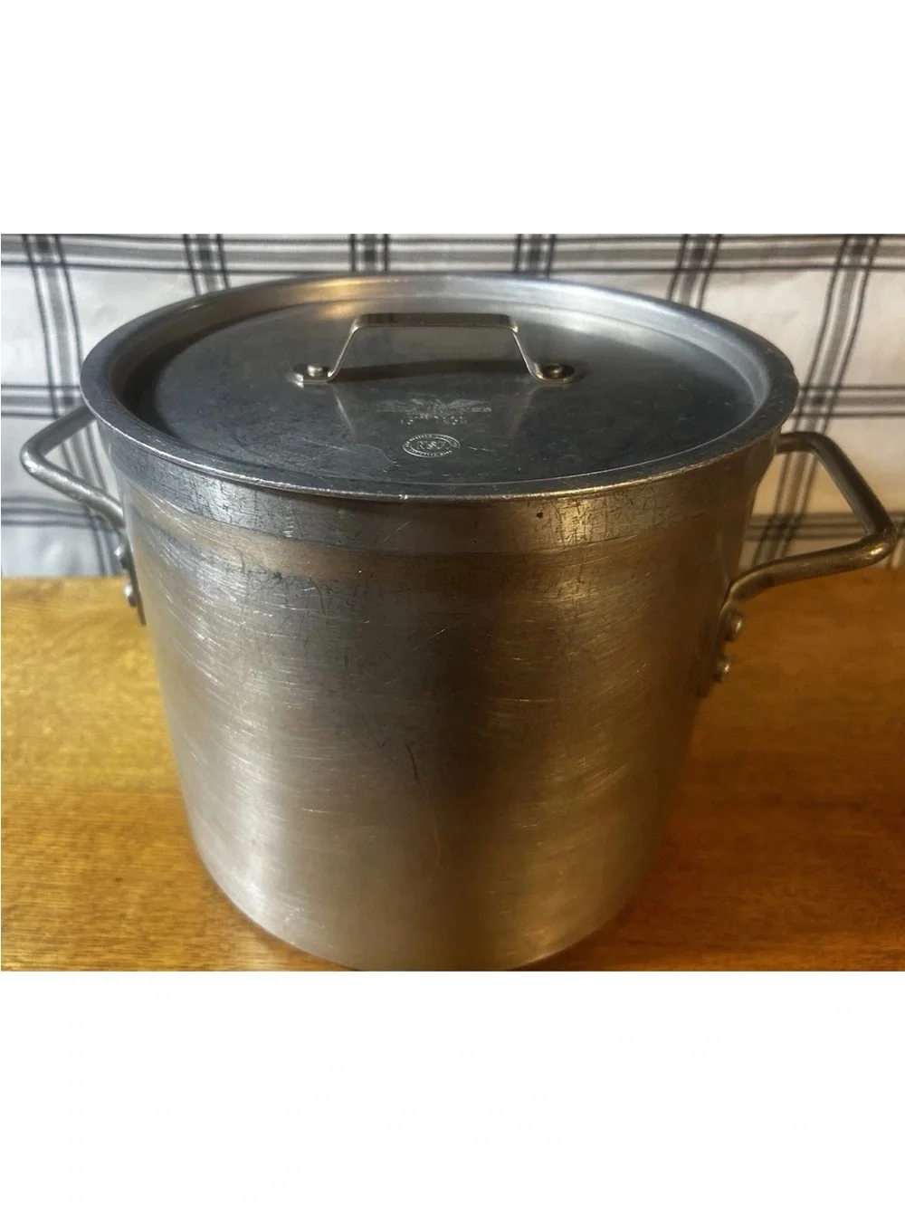 Eagle ware lid pot