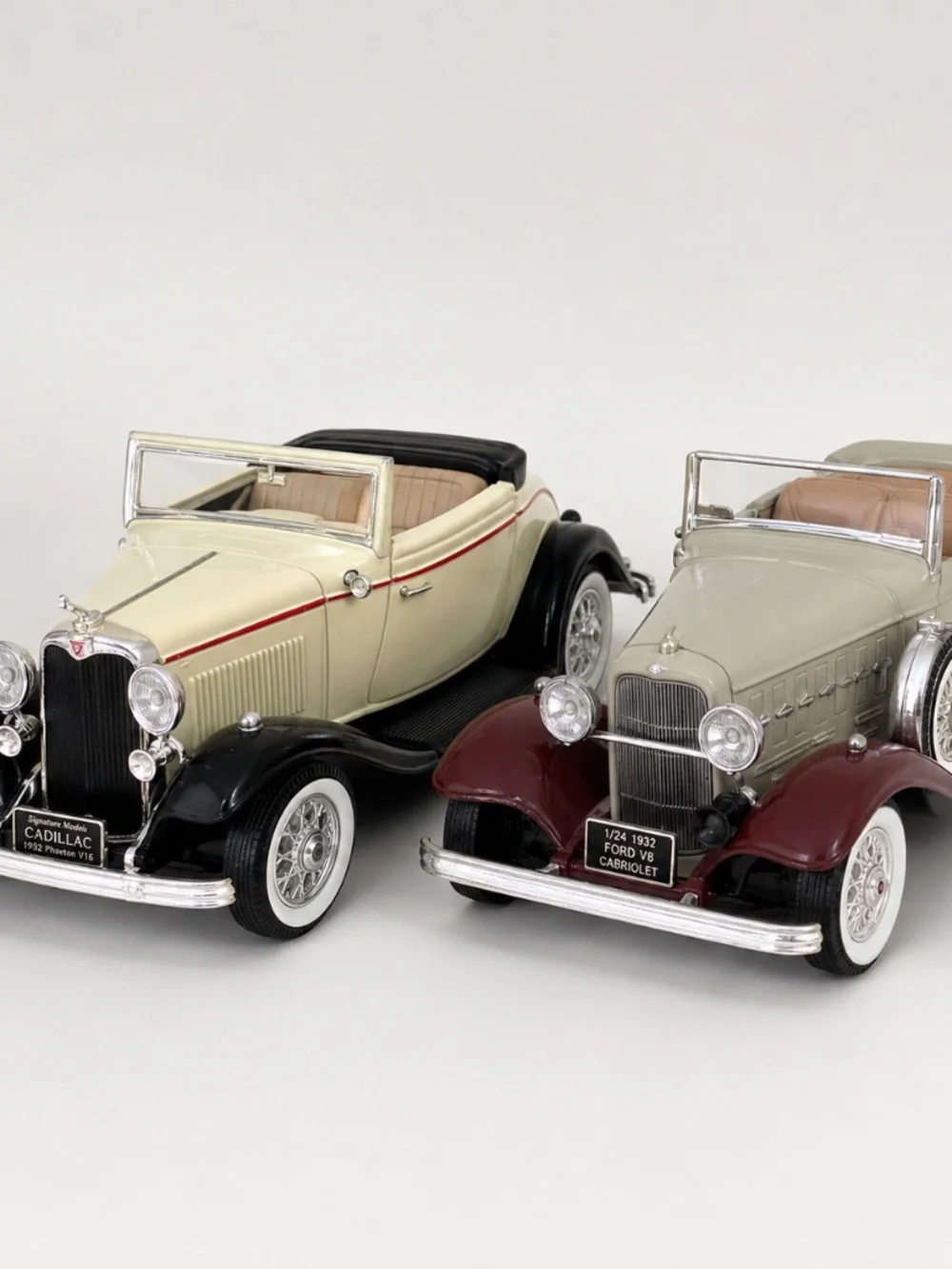 Set of two detailed classic convertible die-cast model cars,
