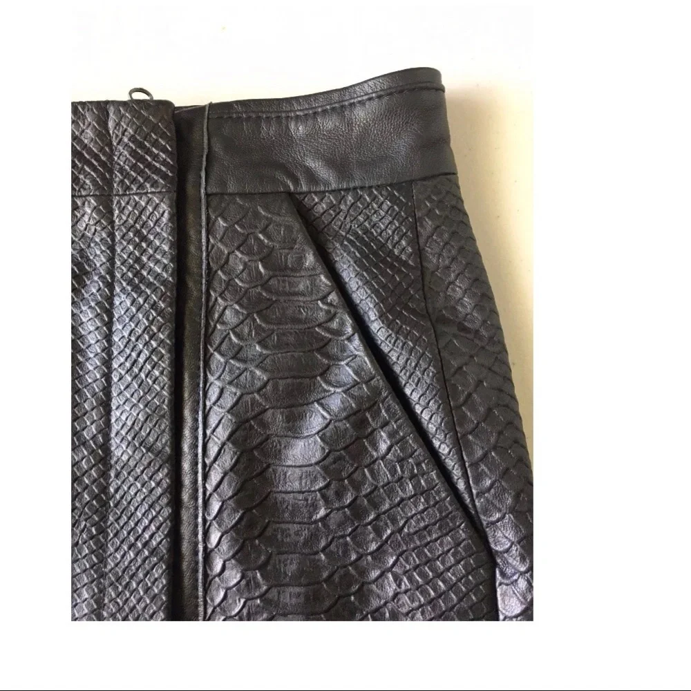 Vince snake embossed