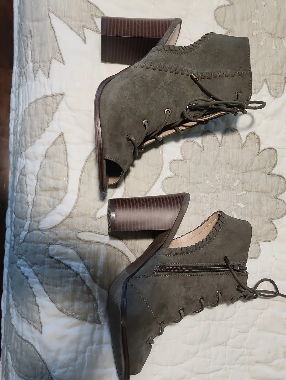 Mix No. 6 olive suede
