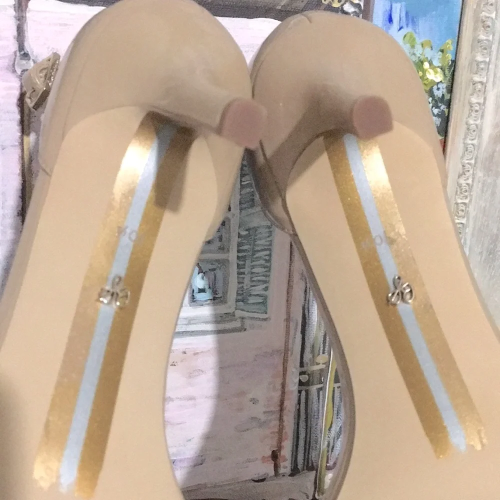 Sam Edelman sleek ankle