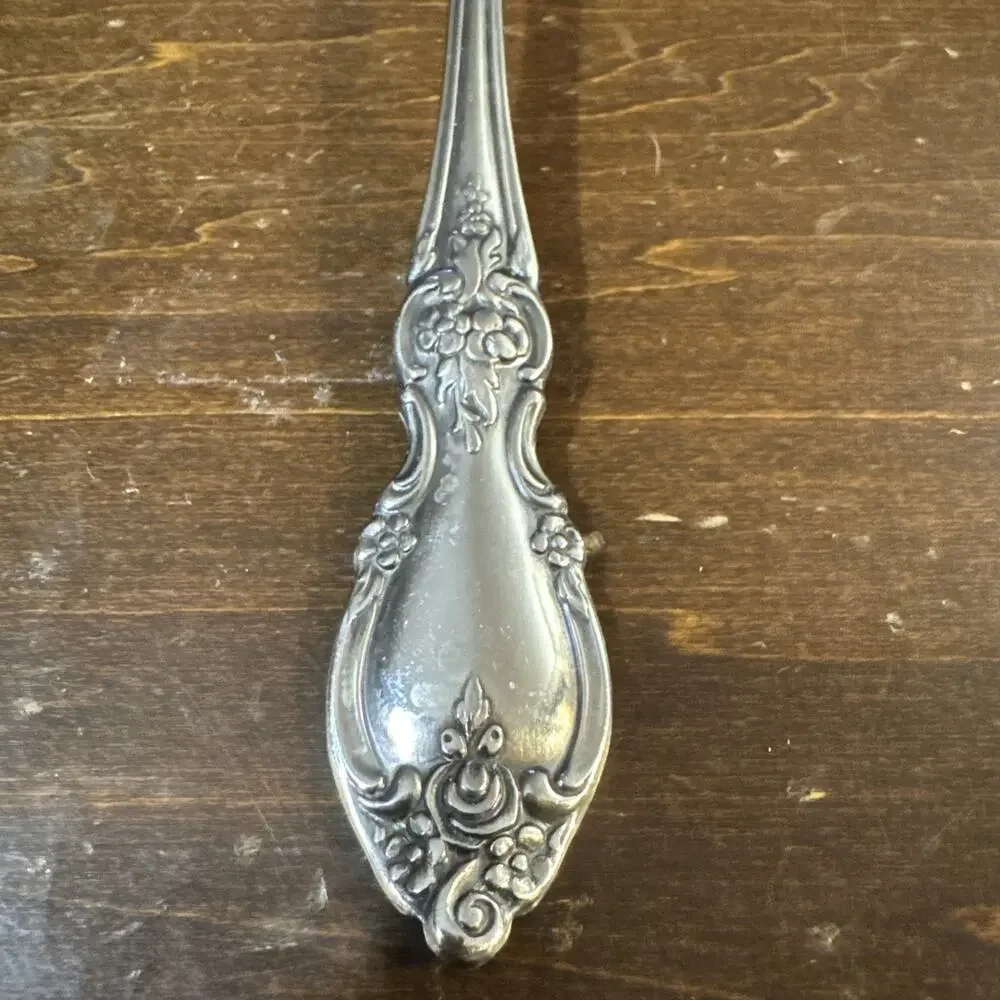 Oneida Community Louisiana Stainless Glossy Serving Spoon Flatware 8.75