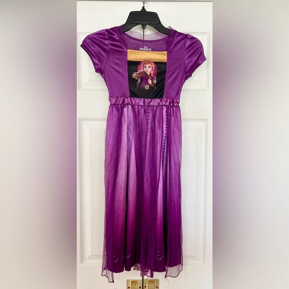 Costume/night gown girls size 7/8 Disney Frozen 2 Princess Anna purple pjs