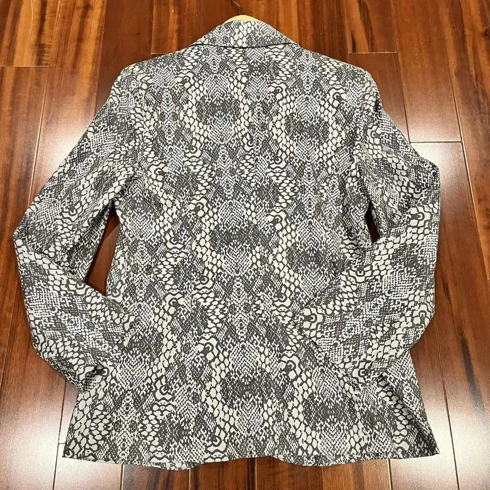 Level 99 light blazer vary