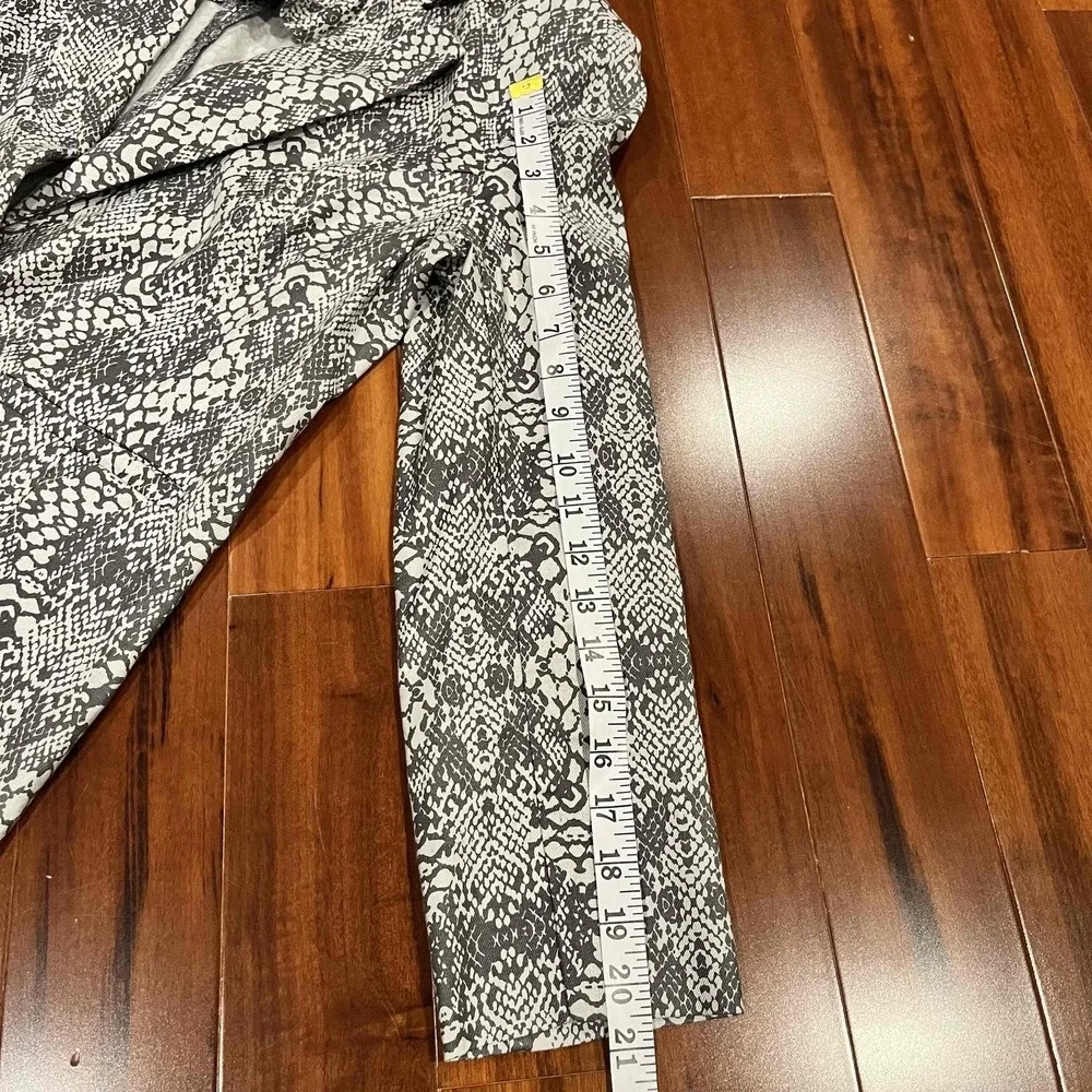Level 99 shoulder jacket medium
