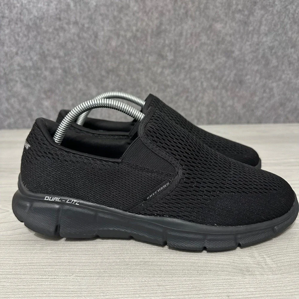 Skechers please see