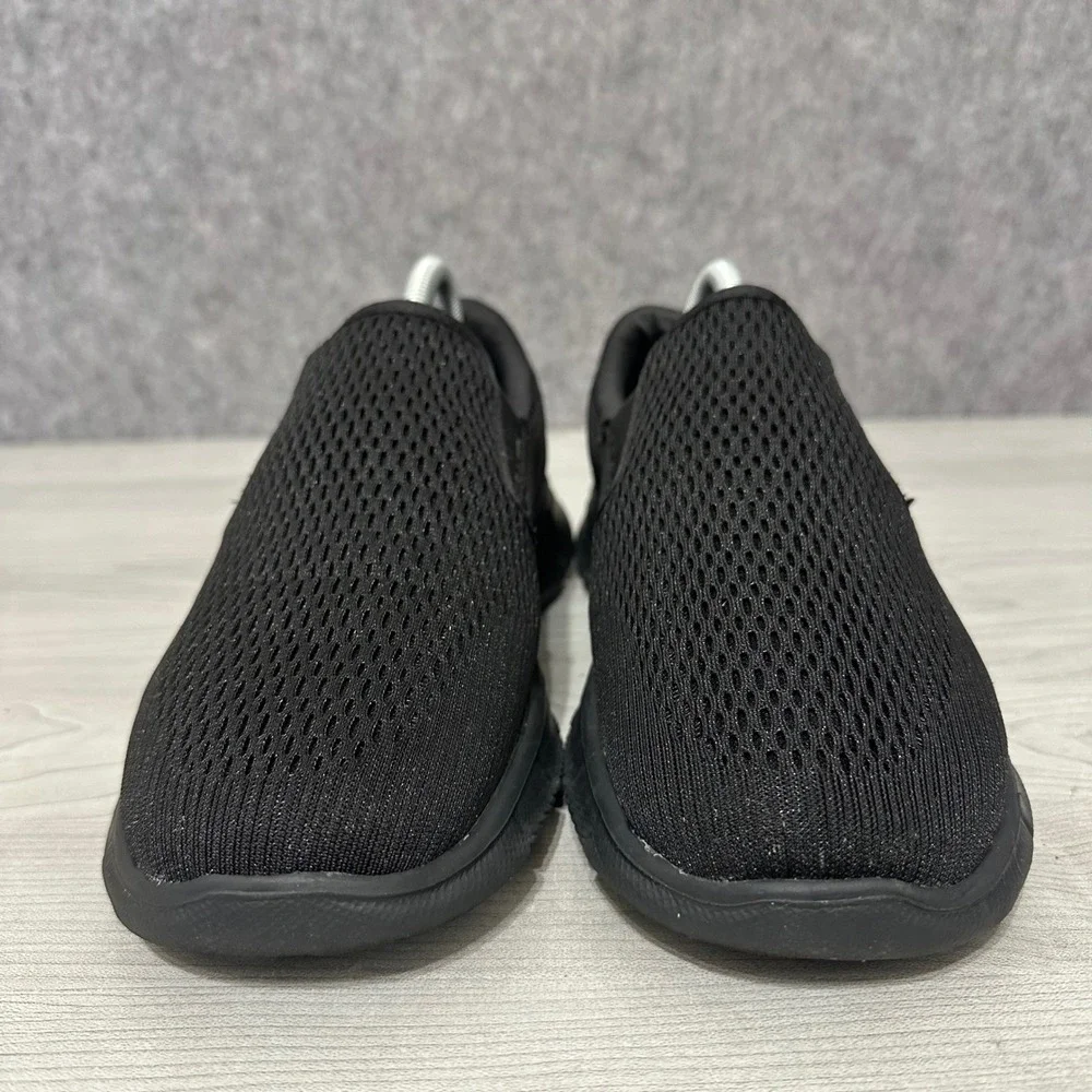 Skechers please see