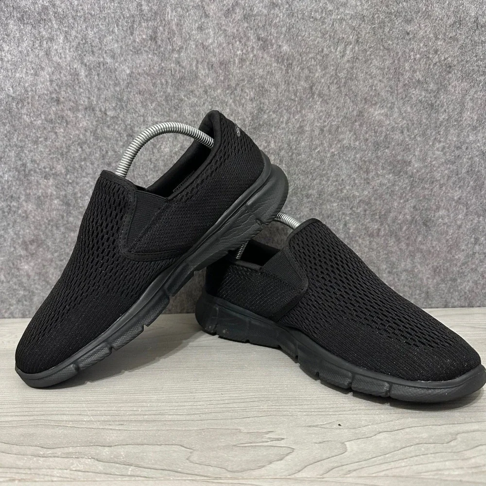 Skechers please see