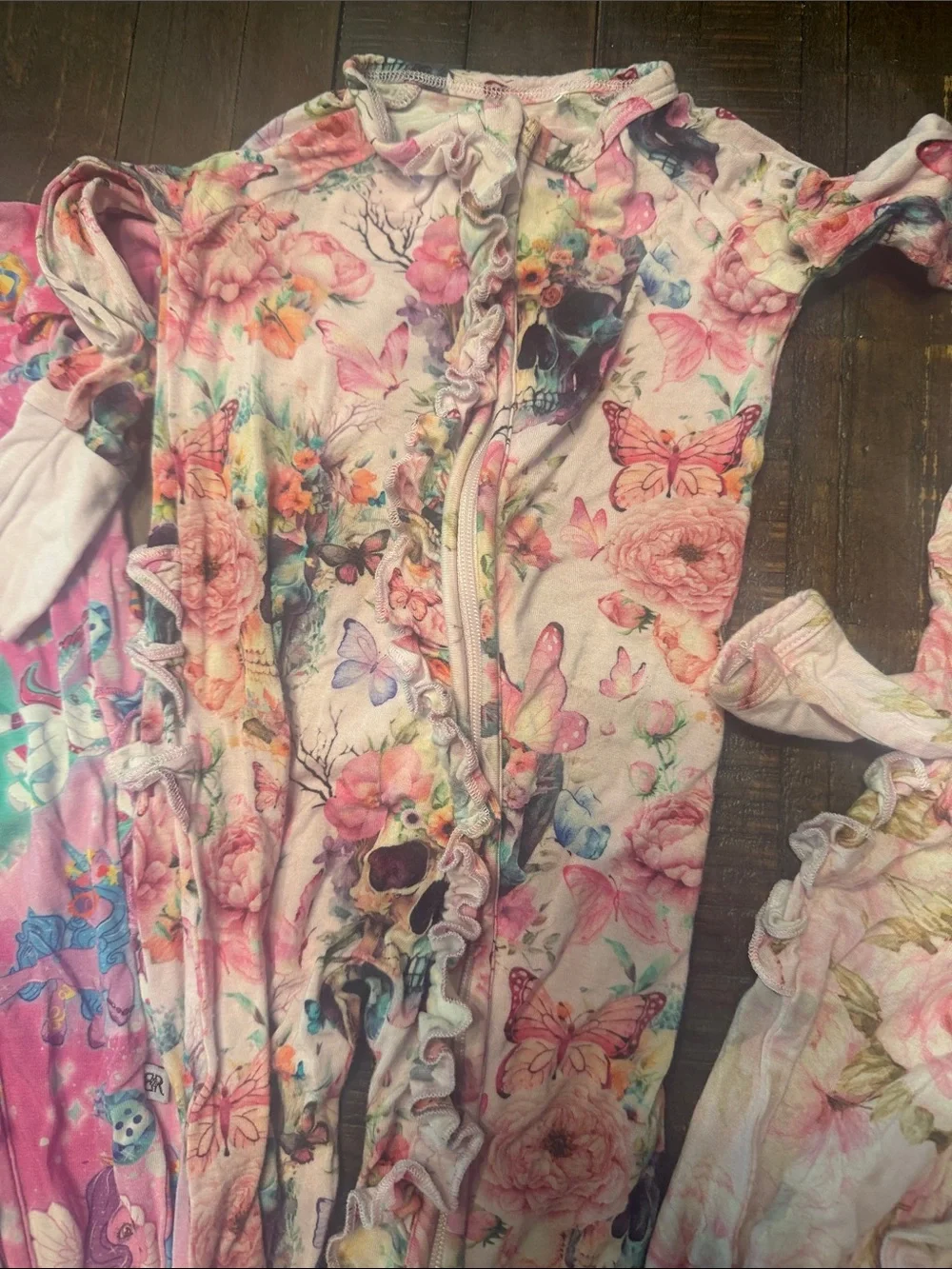 Bums and roses pajamas