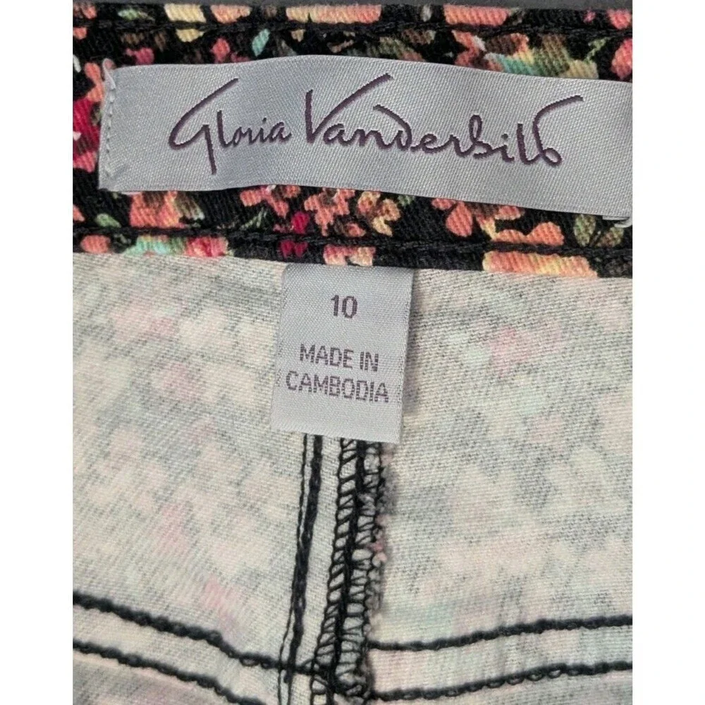 Gloria Vanderbilt flattering comfortable