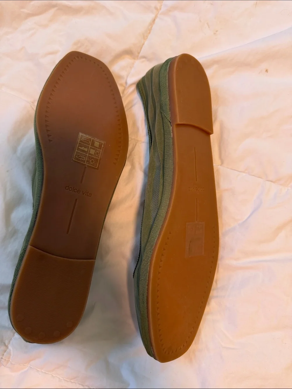 Dolce Vita stylish olive
