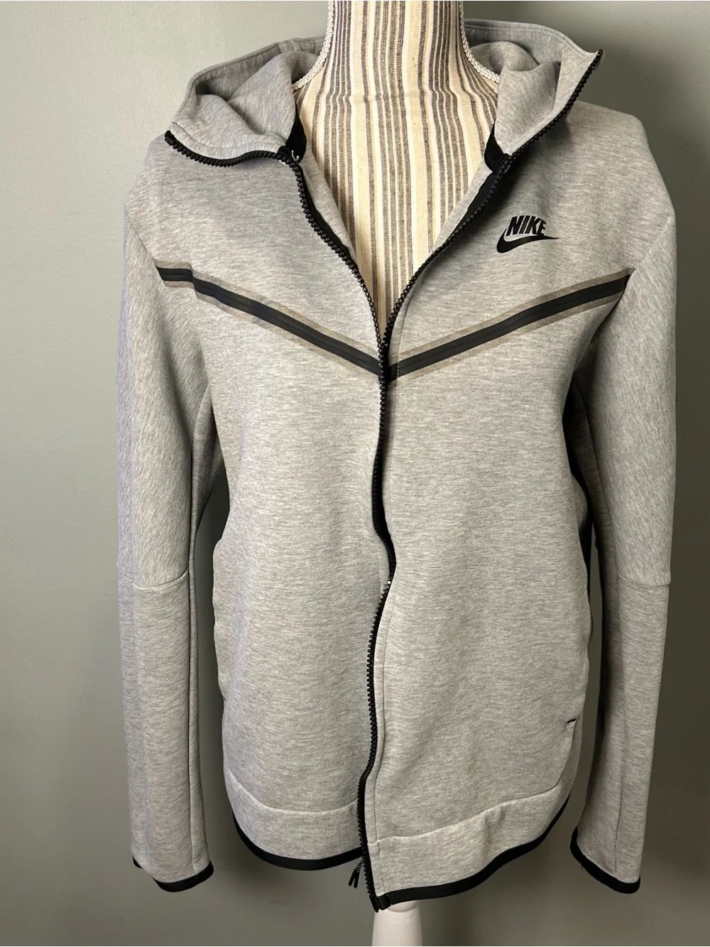 Nike Tech Men’s Fleece Windrunner Full Zip Jacket Medium