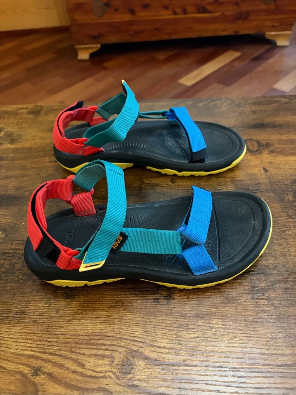 Teva women sandals hurricane