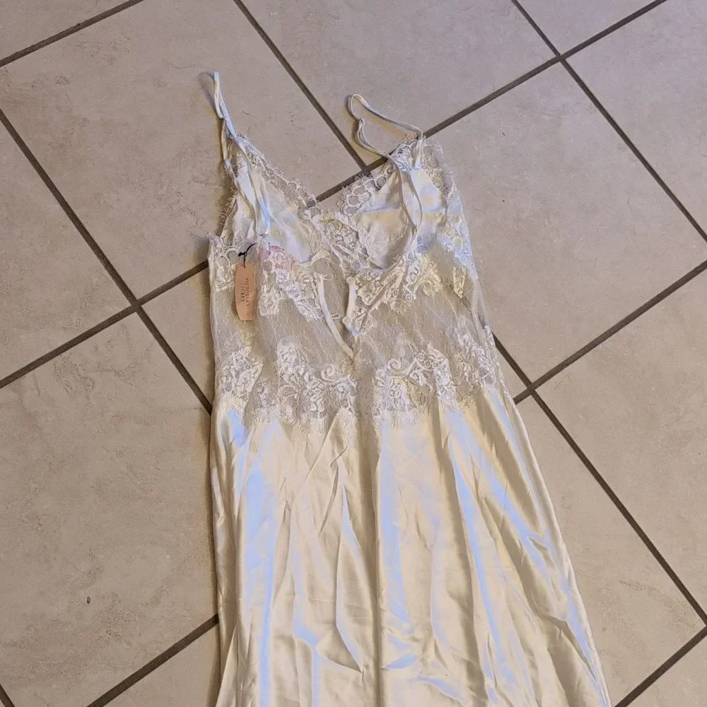 Victorias Secret new tag