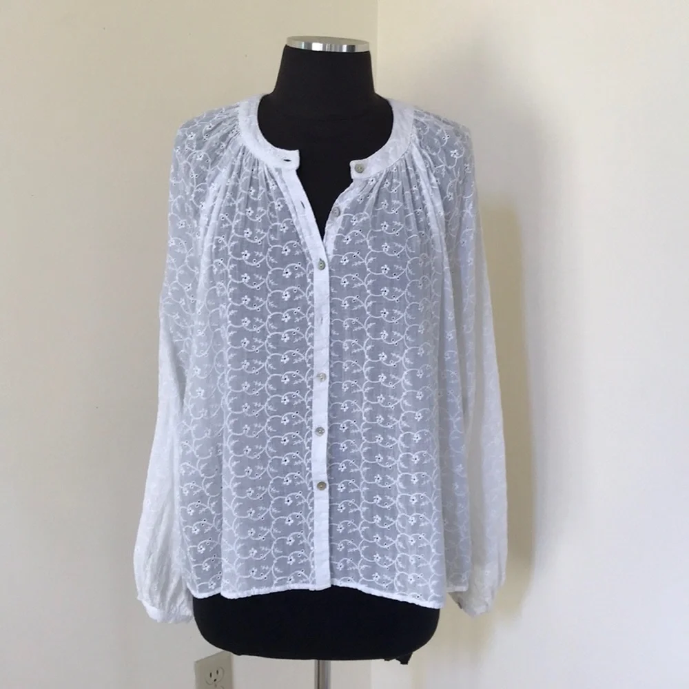 NWT! FREE PEOPLE Size XS white eyelet oversized top