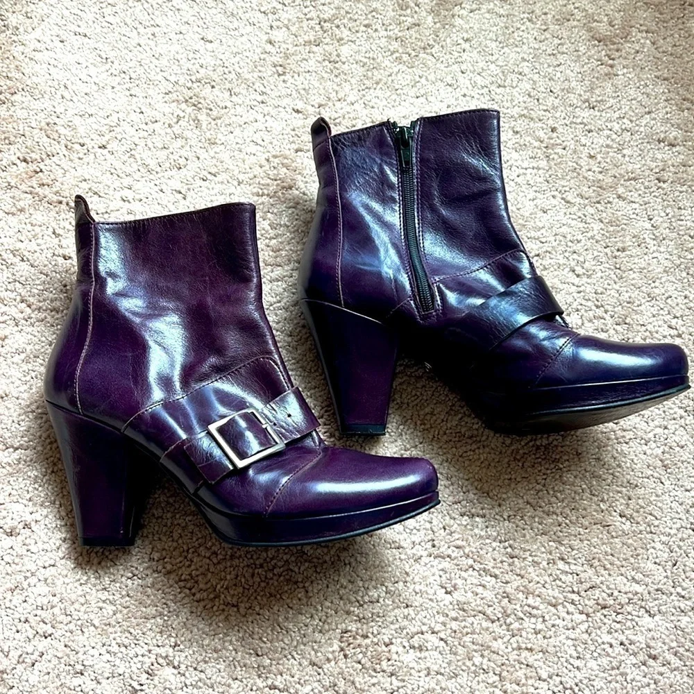 Lola Torres Leather Ankle Boots (eggplant)