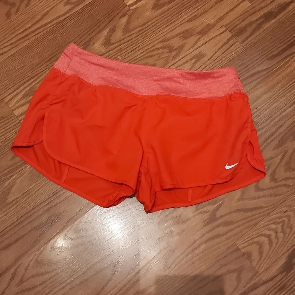 Nike running shorts med‎