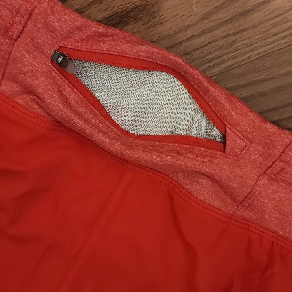 Nike pockets used liner