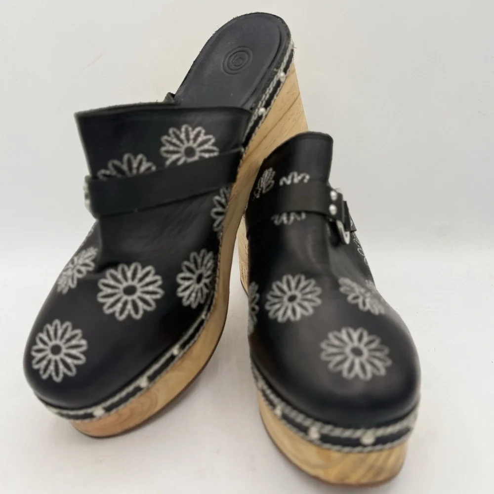 Cape Clogs urban outfitters