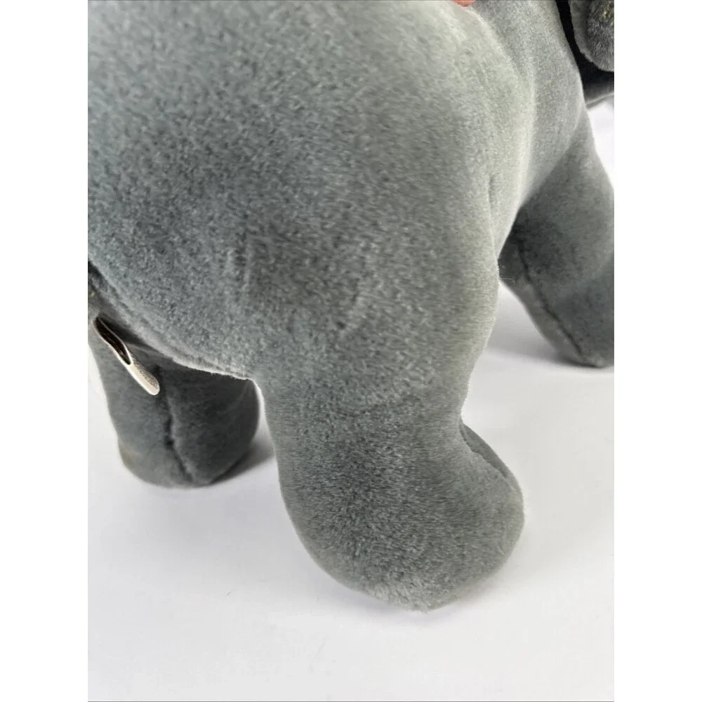 Cascade Toy ear cleaning
