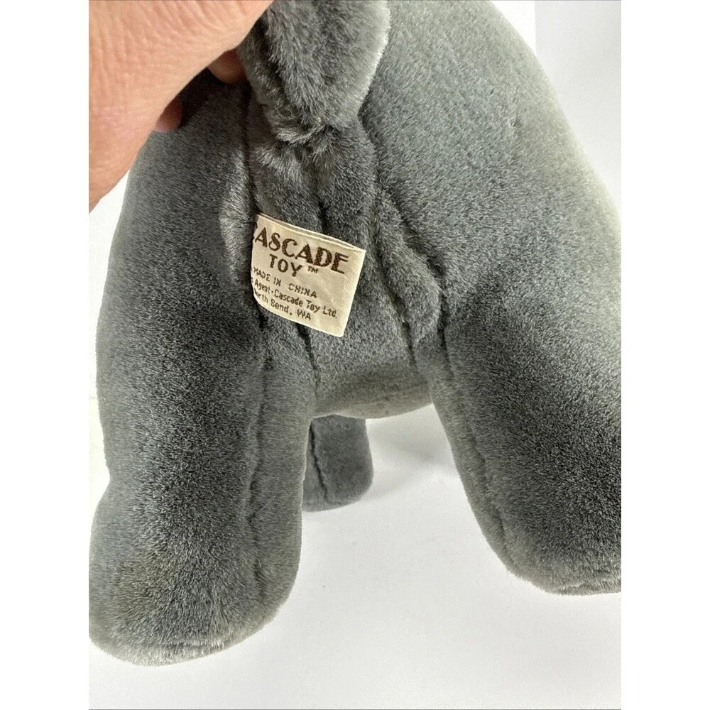 Cascade Toy needs cleaning ear