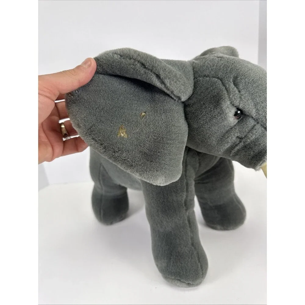 Cascade Toy ear cleaning