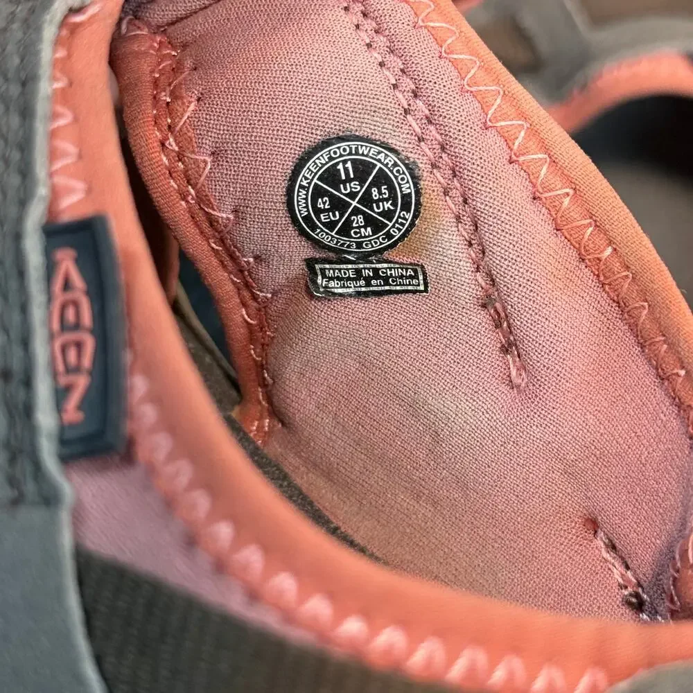 Keen whisper hiking