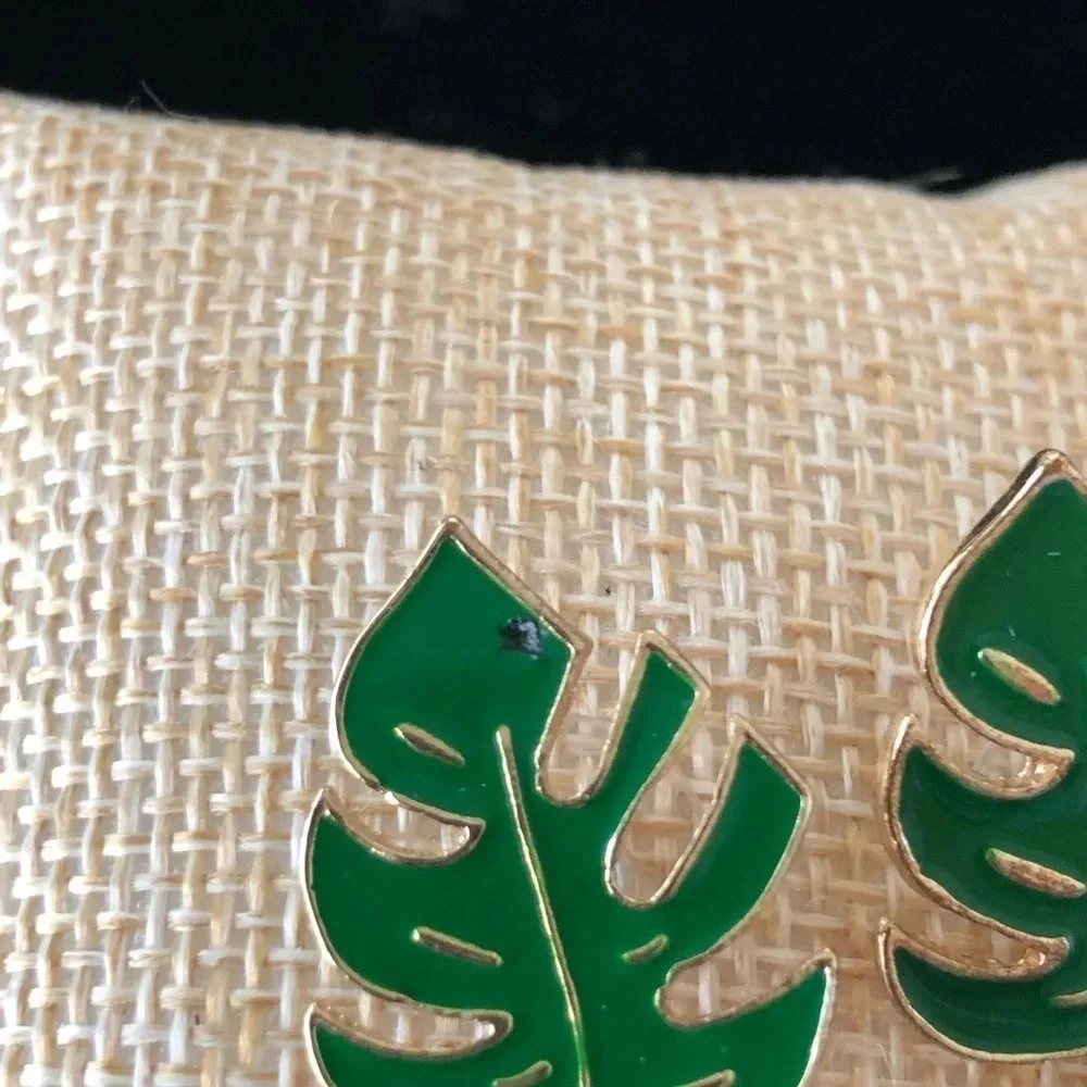 Gold‎ Tone Green Enamel Monstera Palm Leaf Tropical Post Earrings Fun Cute 1”