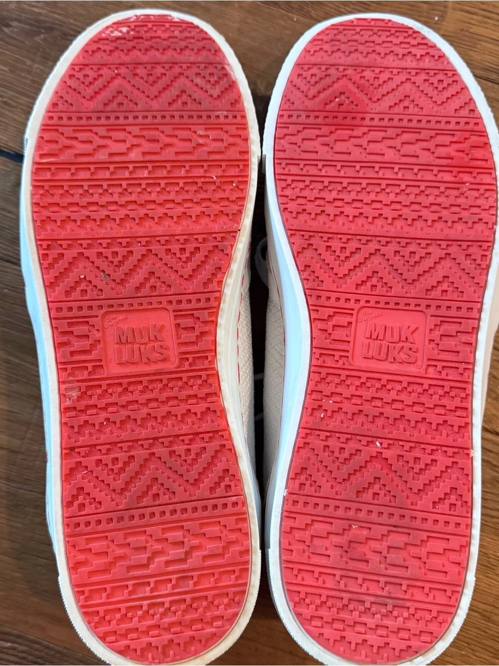Muk Luks lightweight casual