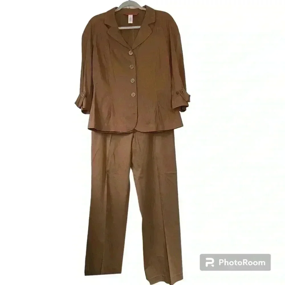Anne Klein stretchy Womens  2-pc Suit, Brown 3/4 Sleeve Jacket& Pants  Size 10