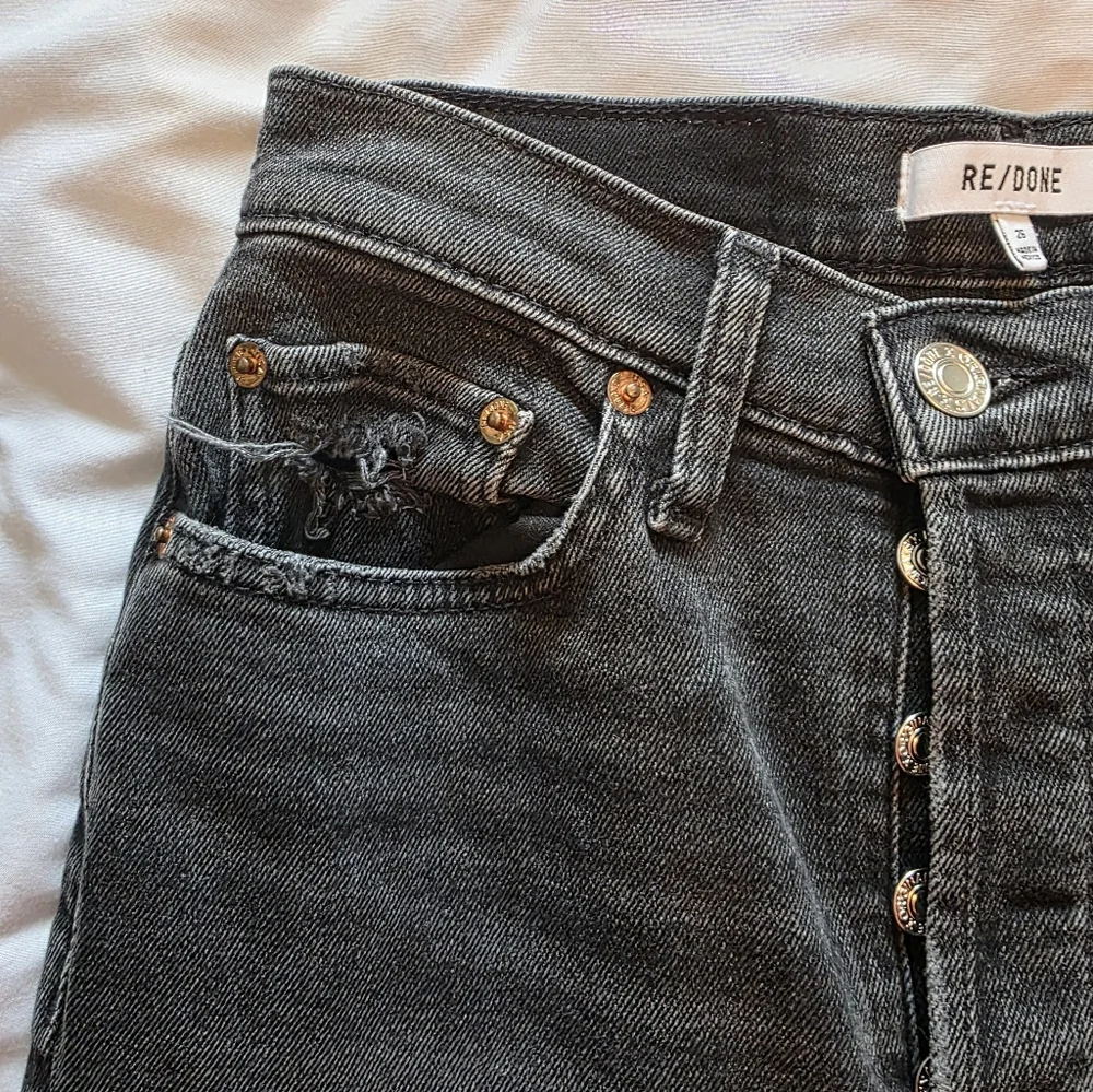 RE/DONE Black Raw Hem Button Fly Jeans Size 26 High Rise Cropped Designer Denim