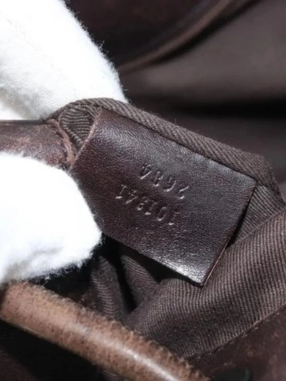 Gucci brand	gucci color	brown