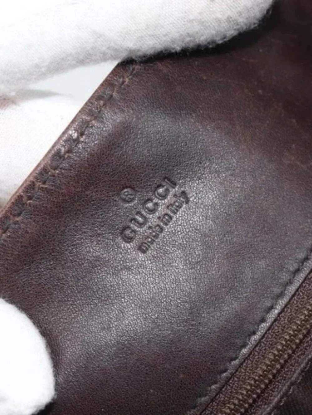 Gucci brand	gucci color	brown