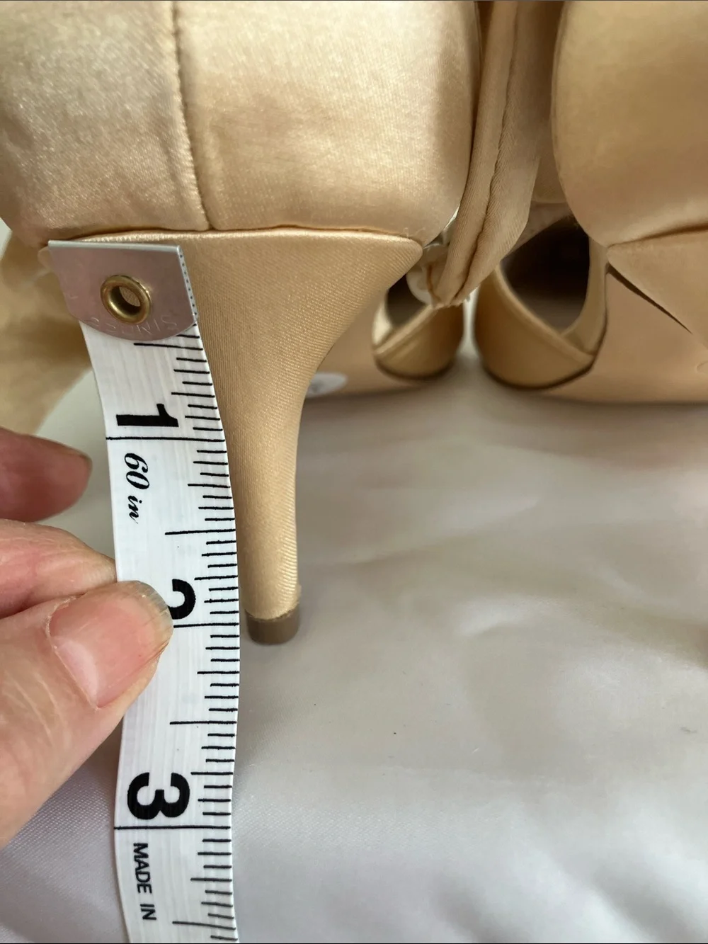 Coutgo champagne satin