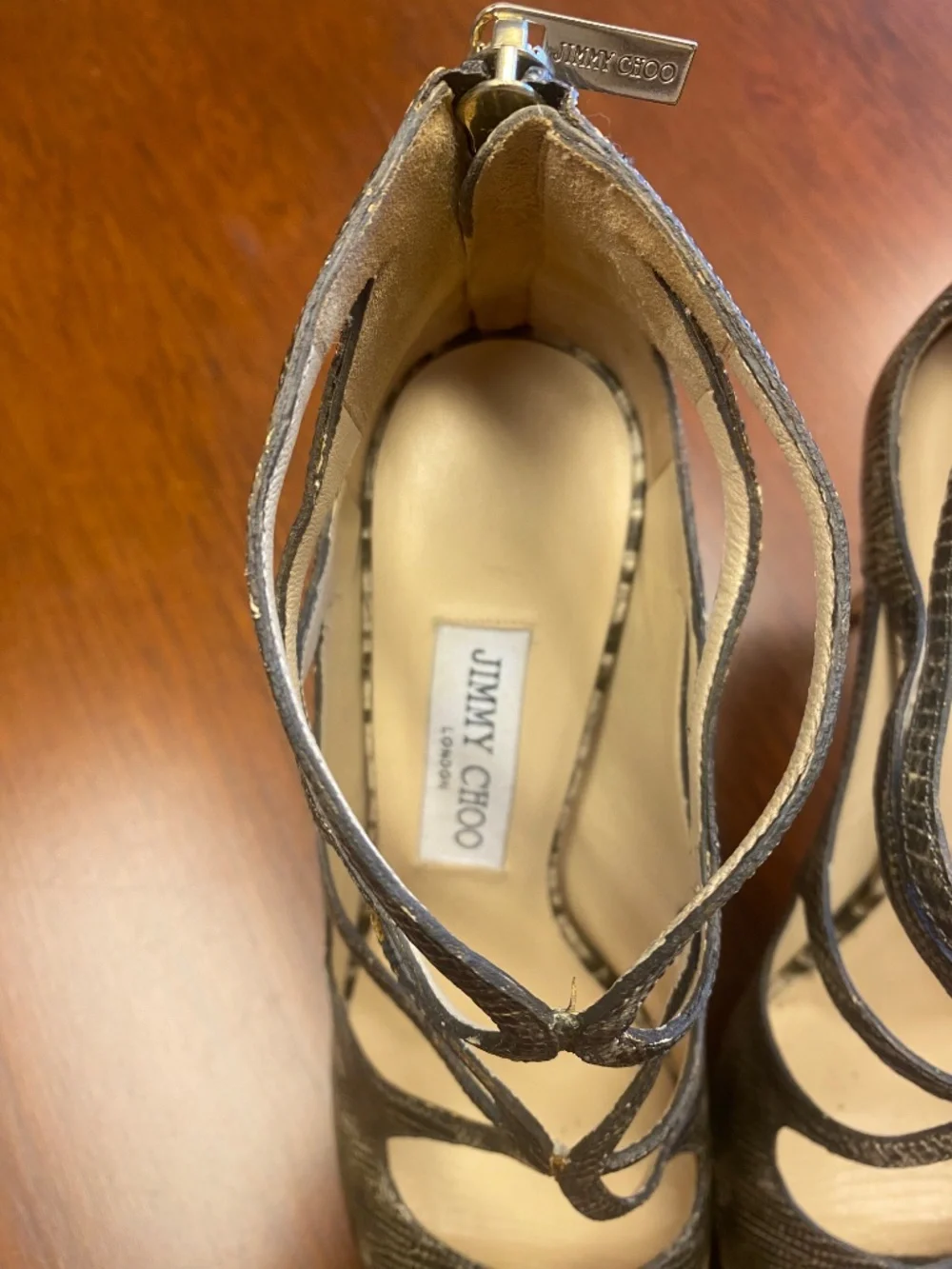 Jimmy Choo approximately size closure