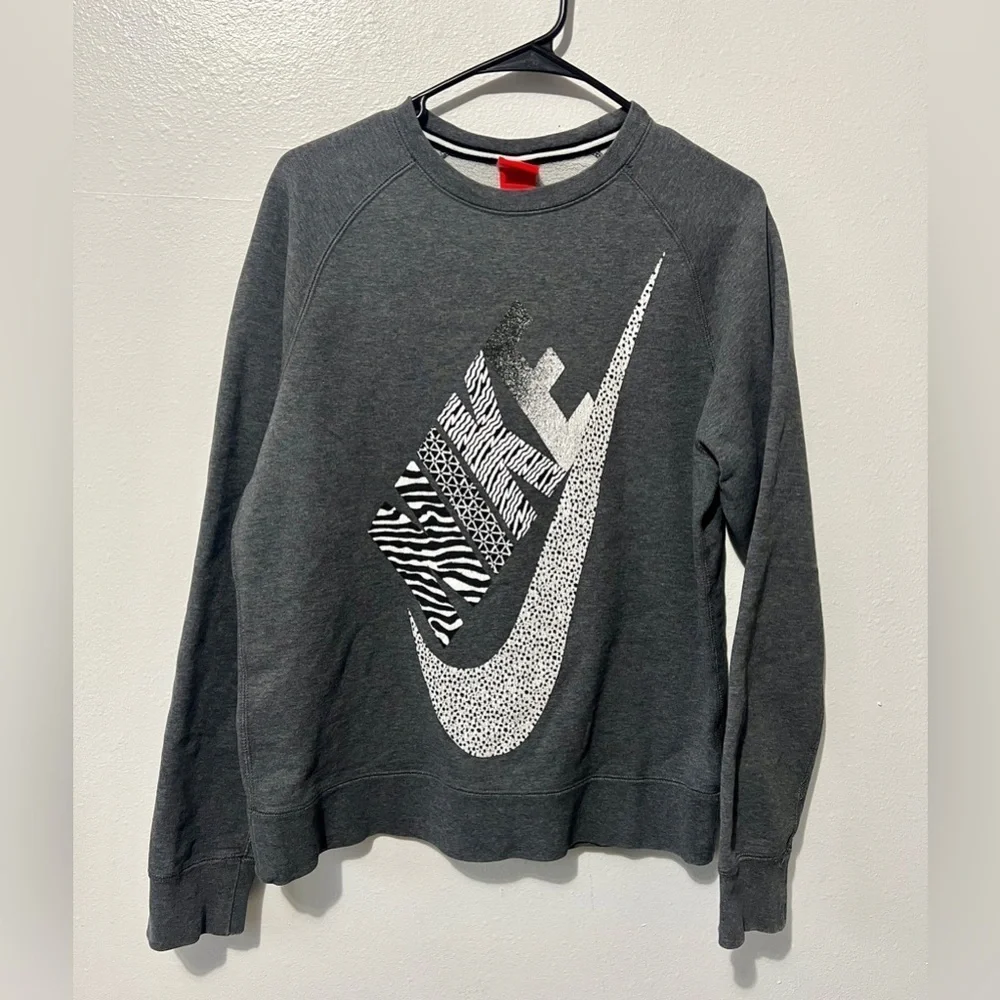 Nike crewneck pullover