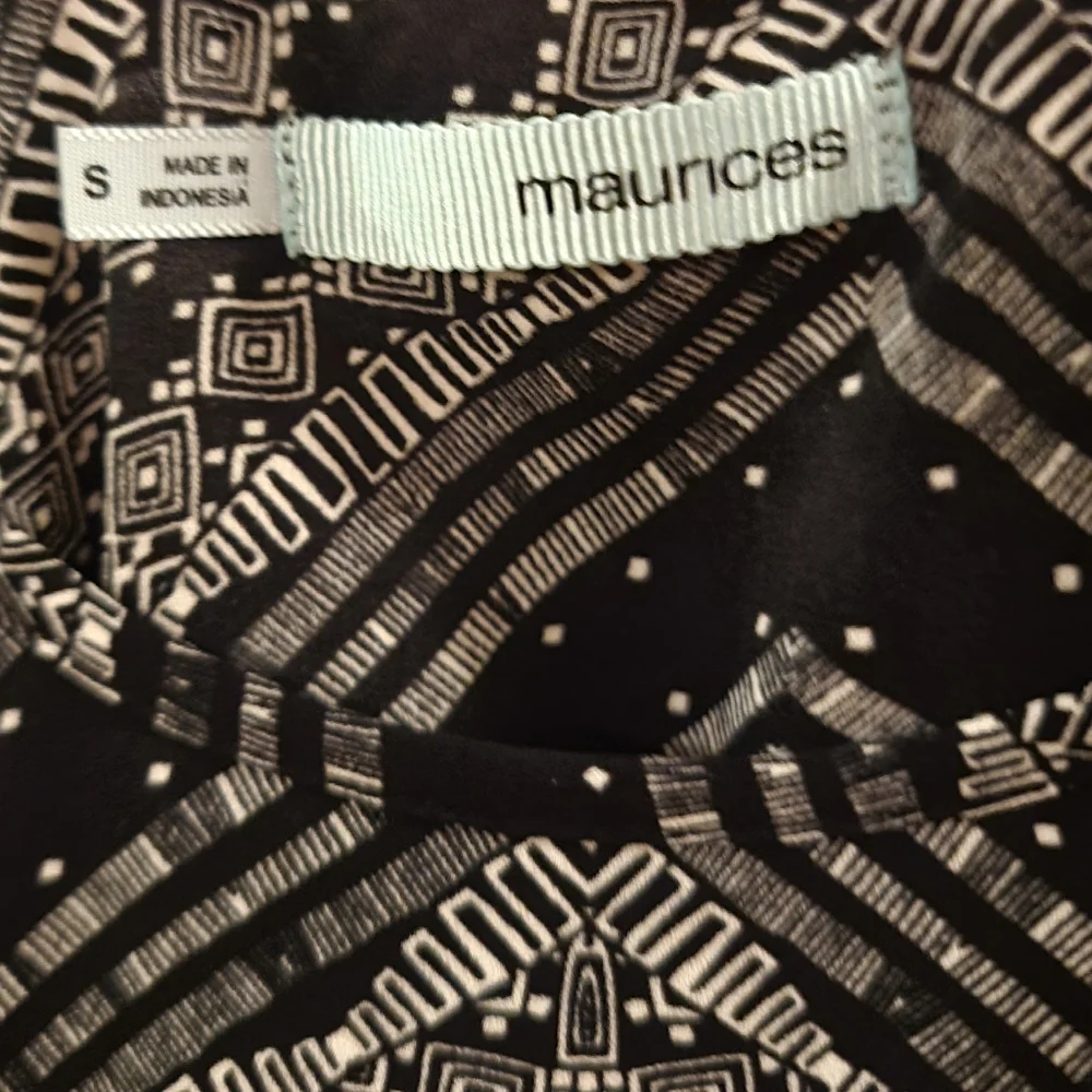 Maurices neckline length