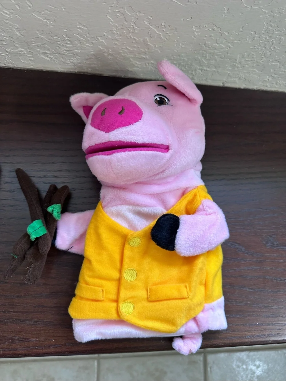 Lakeshore Plush Hand Puppet Set - The 3 Little Pigs