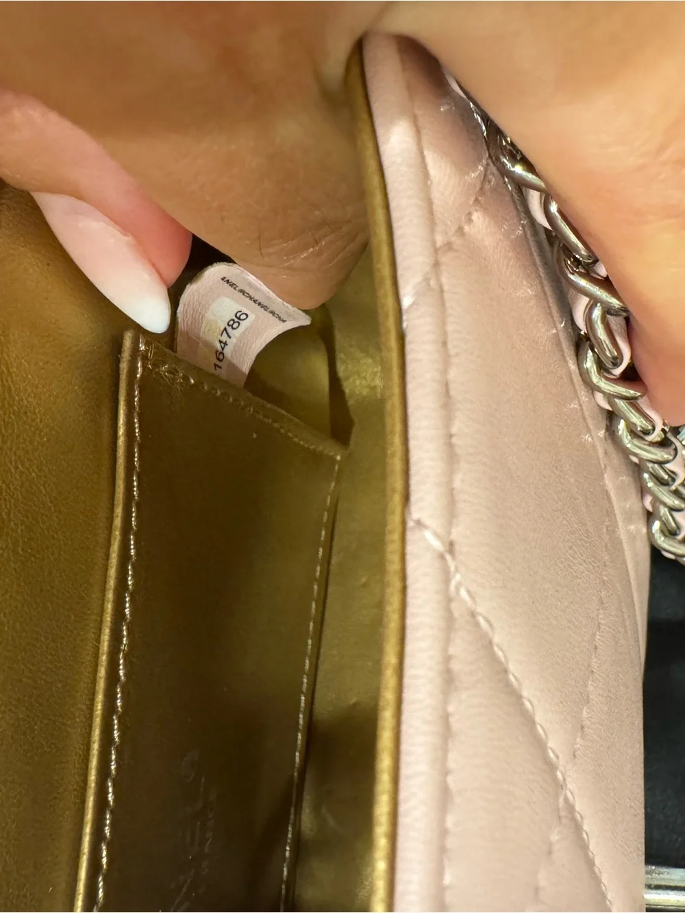 CHANEL note signs