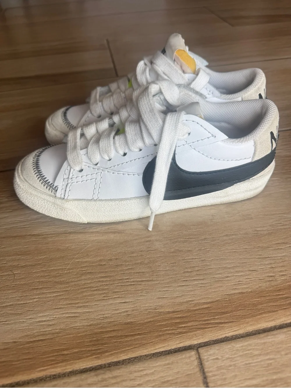 Nike signs exposed premium