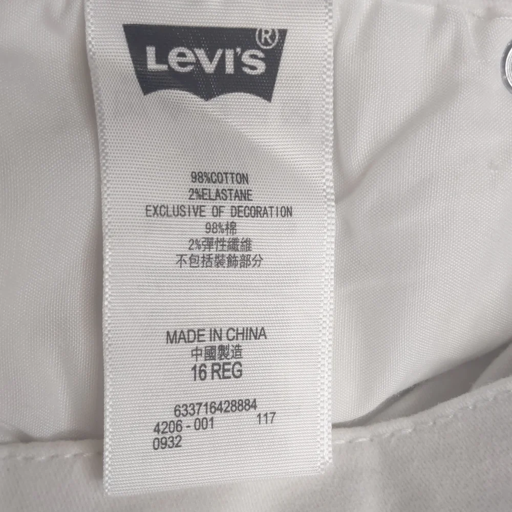Levi Strauss BOYFRIEND Distressed White Crop Jeans size 16 Reg Adjustabl…