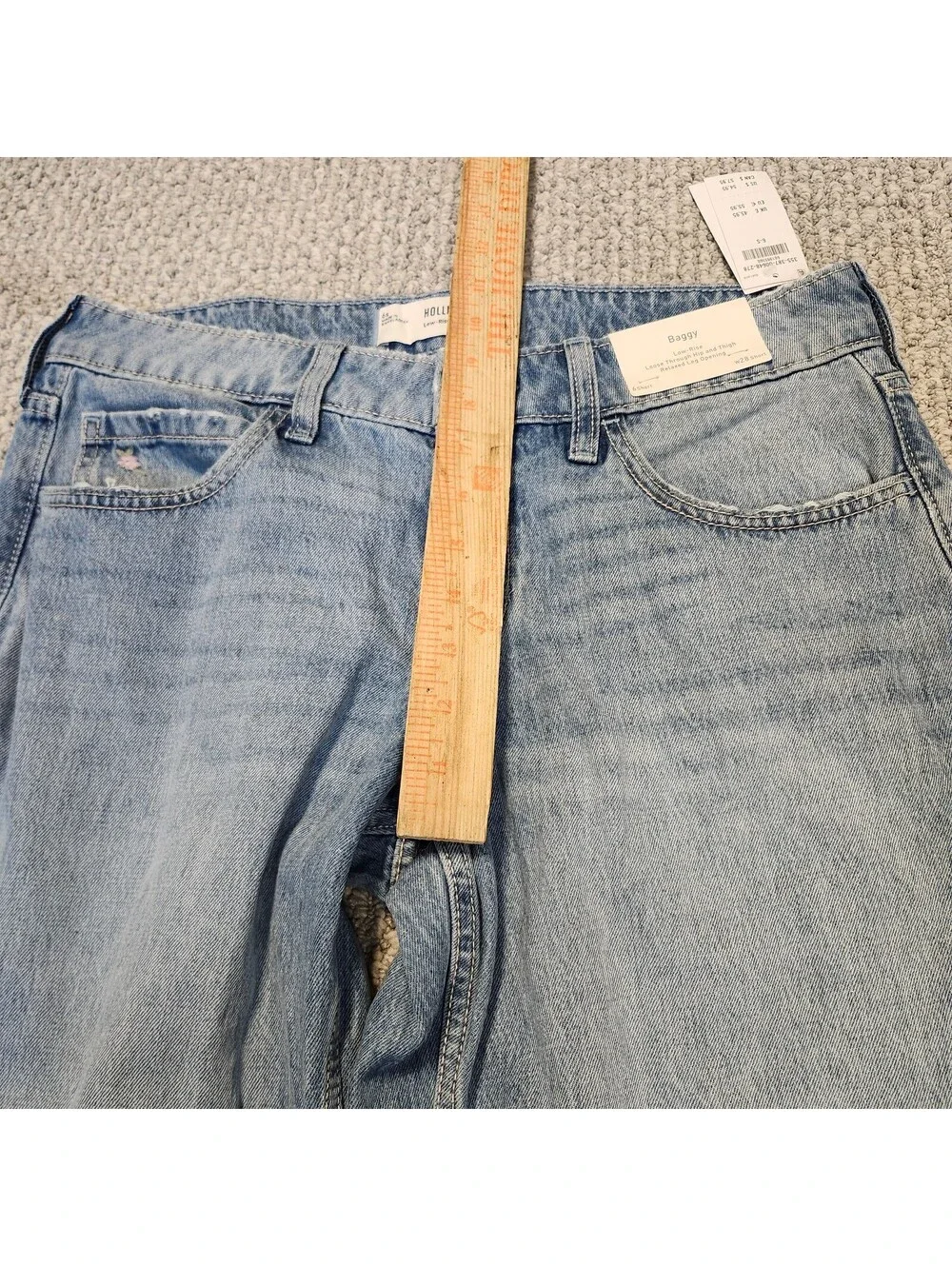 Hollister Low-Rise Baggy Light Wash Blue Jeans Size 6 Short NWT