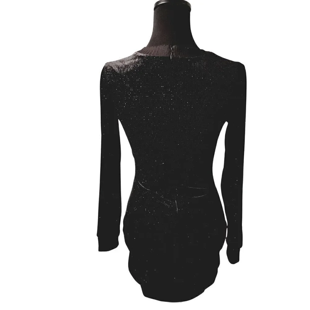Cosmopolitan dress population