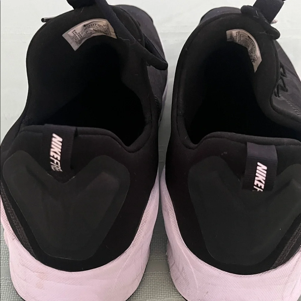 Nike Men’s Black Sneakers with  white Outsole Size 15
