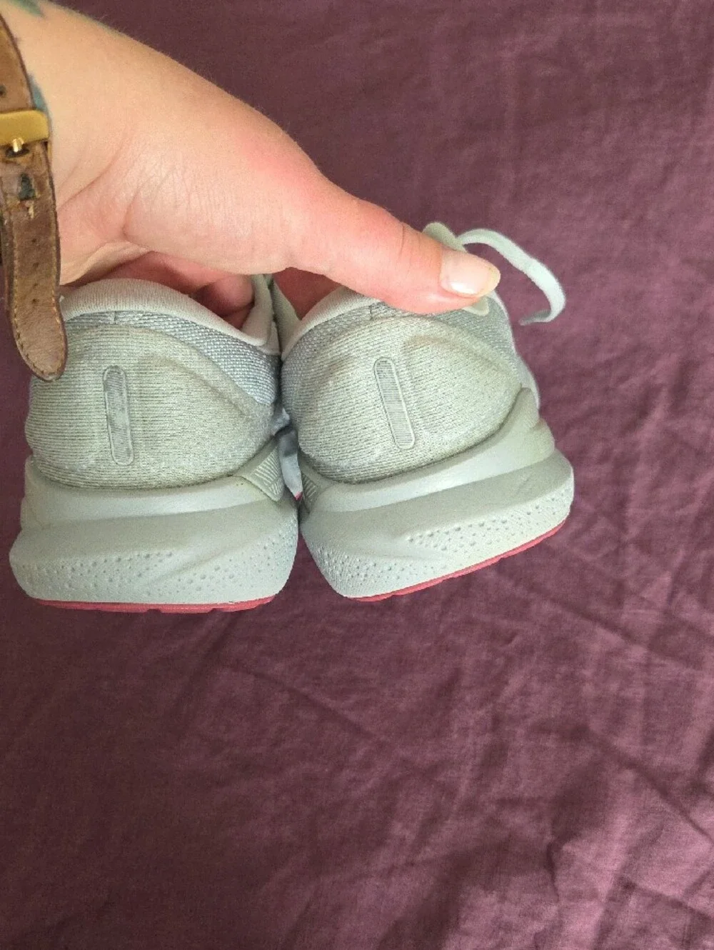 Brooks comfortable women