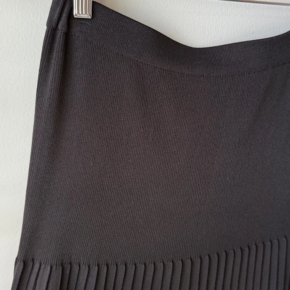 Misook skirt acrylic